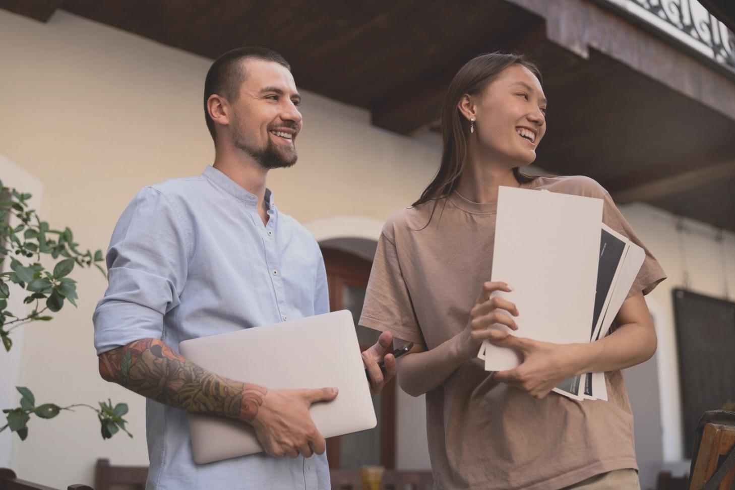 Équipe en session de formation financière
